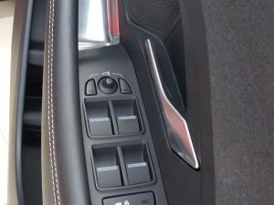 Jaguar E-Pace D200 AWD R-Dynamic Black - Image 15