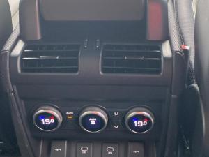 Land Rover Defender 110 D300 X-Dynamic HSE - Image 12