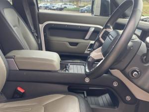 Land Rover Defender 110 D300 X-Dynamic HSE - Image 14