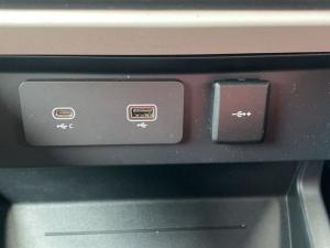 Land Rover Defender 110 D300 X-Dynamic HSE - Image 31