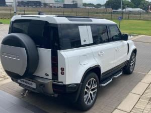 Land Rover Defender 110 D300 X-Dynamic HSE - Image 6