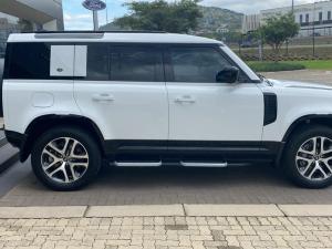 Land Rover Defender 110 D300 X-Dynamic HSE - Image 7