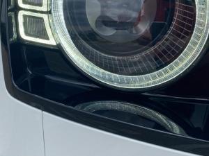 Land Rover Defender 110 D300 X-Dynamic HSE - Image 8