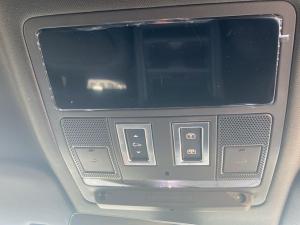 Land Rover Defender 110 D350 X-Dynamic HSE - Image 12