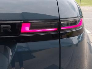 Land Rover Range Rover Evoque D200 R-Dynamic SE - Image 11