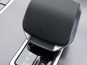 Land Rover Range Rover Evoque D200 R-Dynamic SE - Image 20