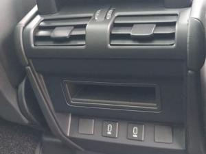 Land Rover Defender 110 D350 X-Dynamic HSE - Image 15