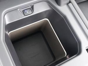 Land Rover Defender 110 D350 X-Dynamic HSE - Image 18