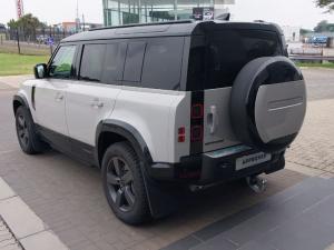 Land Rover Defender 110 D350 X-Dynamic HSE - Image 6
