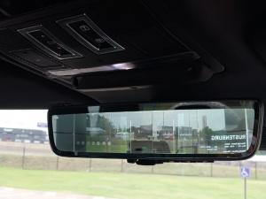 Land Rover Defender 110 D250 X-Dynamic SE - Image 21