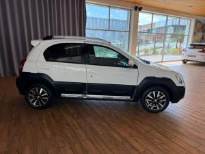 Toyota Etios Cross 1.5 Xs - Image 6