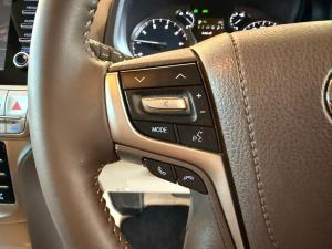 Toyota Land Cruiser Prado 4.0 VX - Image 17