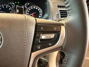 Toyota Land Cruiser Prado 4.0 VX - Image 18