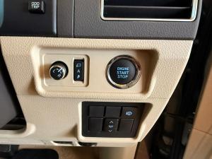 Toyota Land Cruiser Prado 4.0 VX - Image 20