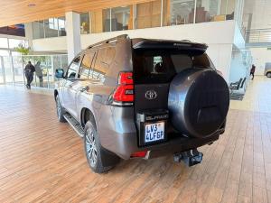 Toyota Land Cruiser Prado 4.0 VX - Image 6