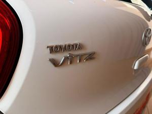 Toyota Vitz 1.0 XR manual - Image 11