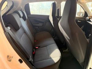 Toyota Vitz 1.0 XR manual - Image 28