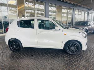 Toyota Vitz 1.0 XR manual - Image 8