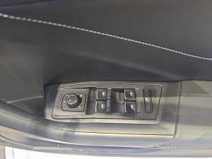 Volkswagen T-Roc 2.0TSI 4Motion R-Line - Image 18