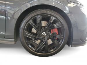 Volkswagen Golf GTI - Image 9