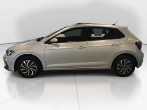 Volkswagen Polo hatch 1.0TSI Life manual - Image 4