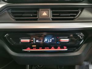 Suzuki Swift 1.2 GLX auto - Image 17