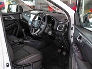Isuzu D-Max 1.9TD Extended cab LS manual - Image 13