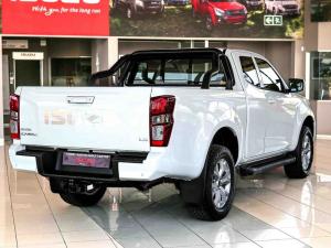 Isuzu D-Max 1.9TD Extended cab LS manual - Image 17