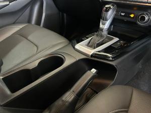 Isuzu D-Max 3.0TD double cab V-Cross 4x4 - Image 27