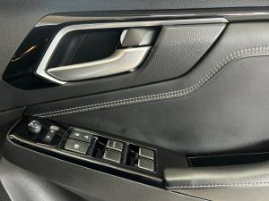 Isuzu D-Max 3.0TD double cab V-Cross 4x4 - Image 31