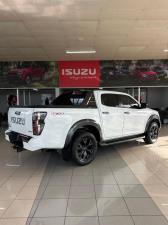 Isuzu D-Max 3.0TD double cab V-Cross 4x4 - Image 6