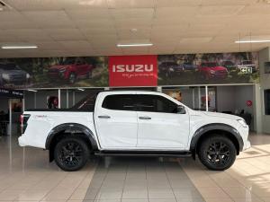 Isuzu D-Max 3.0TD double cab V-Cross 4x4 - Image 7