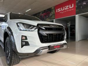 Isuzu D-Max 3.0TD double cab V-Cross 4x4 - Image 9