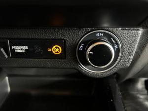 Isuzu D-Max 3.0TD double cab V-Cross 4x4 - Image 18