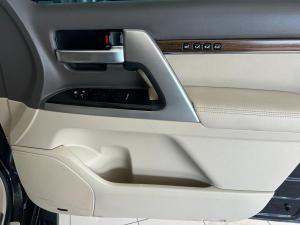 Toyota Land Cruiser 200 4.5D-4D V8 VX-R - Image 28