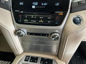 Toyota Land Cruiser 200 4.5D-4D V8 VX-R - Image 15