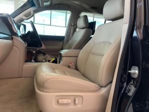 Toyota Land Cruiser 200 4.5D-4D V8 VX-R - Image 29