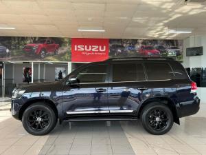 Toyota Land Cruiser 200 4.5D-4D V8 VX-R - Image 8