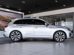 Volkswagen Touareg V6 TDI Executive R-Line - Image 8