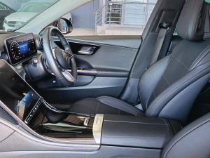 Mercedes-Benz C-Class C220d Avantgarde - Image 13