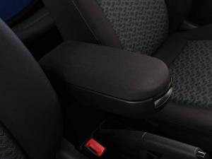 Volkswagen Polo Vivo hatch 1.4 Life - Image 19