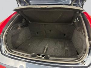 Volvo V40 D3 Momentum Geartronic - Image 18