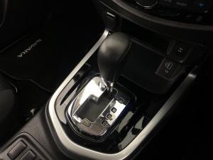 Nissan Navara 2.5D LE 4X2 automatic D/C - Image 11