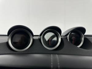 Nissan 370 Z Coupe automatic - Image 9