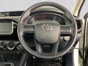 Toyota Hilux 2.0 VvtiS/C Chassis Cab - Image 12
