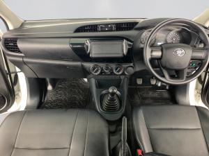 Toyota Hilux 2.0 VvtiS/C Chassis Cab - Image 13