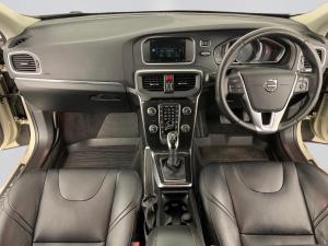 Volvo V40 D3 Momentum Geartronic - Image 10