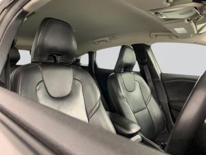 Volvo V40 D3 Momentum Geartronic - Image 16
