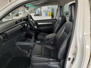 Toyota Hilux 2.4 GD-6 RB SRS/C - Image 11