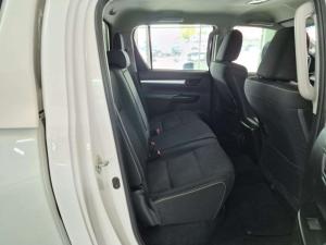 Toyota Hilux 2.4 GD-6 Raider 4X4 automaticD/C - Image 10